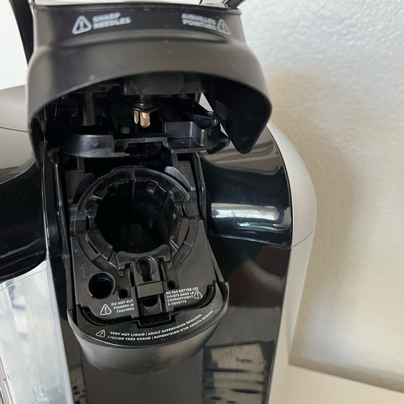 Keurig 2.0 K2.0-400 Brewing System Black Single Cup Coffee Maker touch - Picture 4 of 5